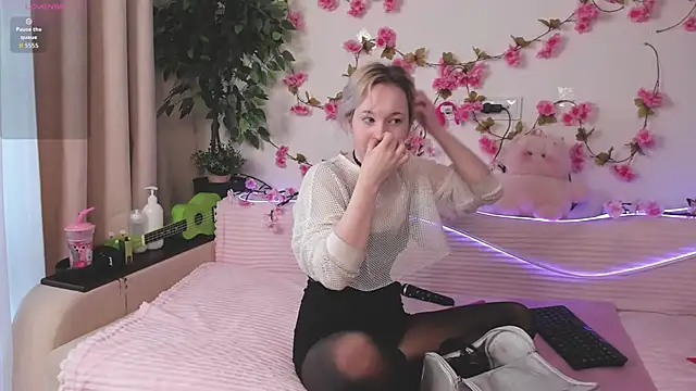 Snapshot of RanaKaduk chatting on March 1, 2026, 5:51 am RanaKaduk online show from March 1, 2026, 5:51 am