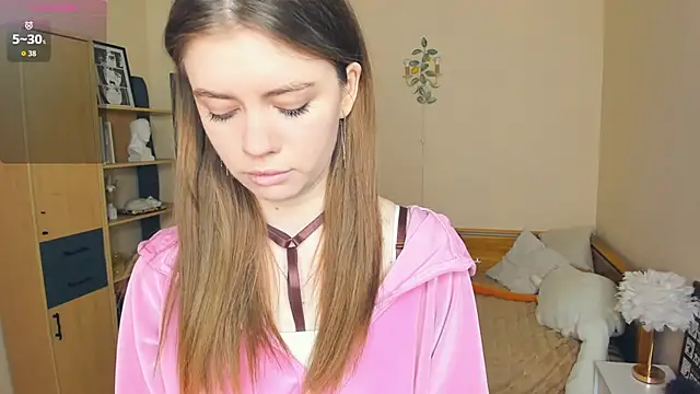 AngelesBenitz online show from April 5, 2026, 7:26 am