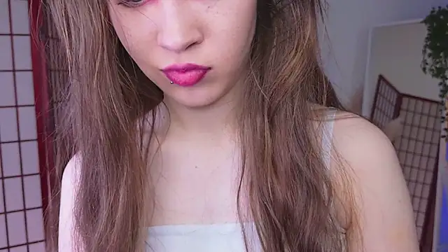 SilentLily online show from December 18, 2025, 9:07 pm