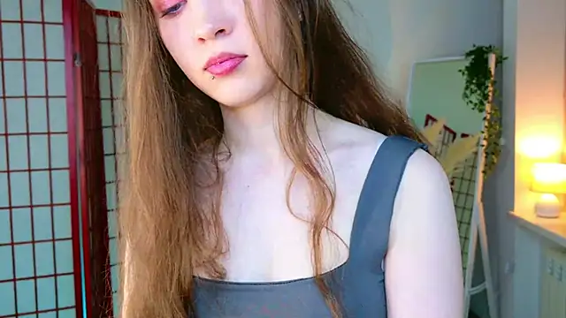 SilentLily online show from November 30, 2025, 9:37 pm