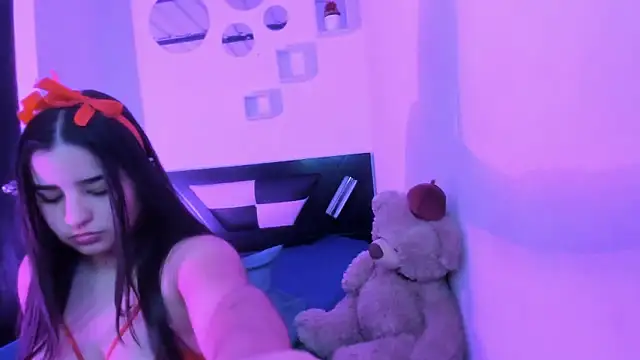 Babyhoney18 online show from January 6, 2026, 7:40 pm