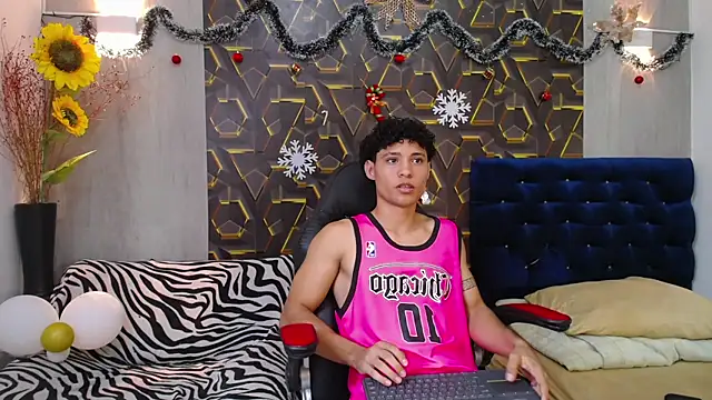 Snapshot of the_nugge chatting on December 2, 2025, 7:37 pm the nugge online show from December 2, 2025, 7:37 pm