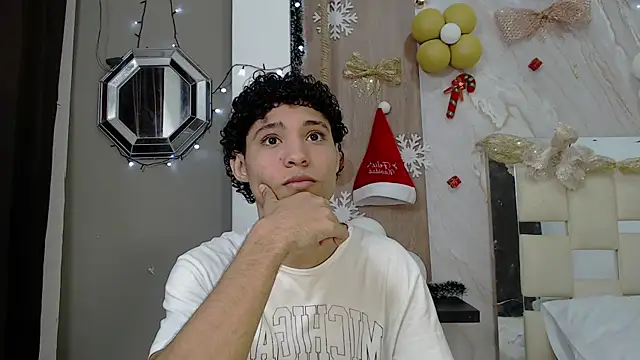 Snapshot of the_nugge chatting on December 16, 2025, 1:04 pm the nugge online show from December 16, 2025, 1:04 pm