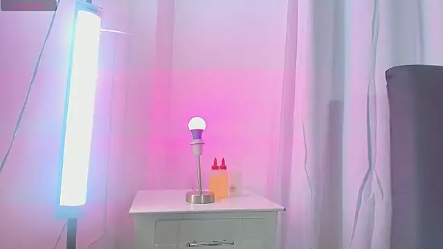 Ebony Pregnant Teen online show from December 15, 2025, 5:35 am