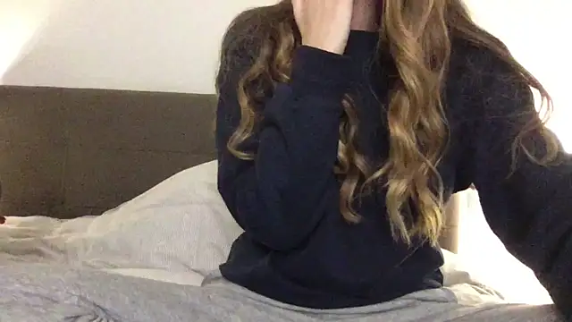 Martimartinaxx online show from February 15, 2026, 9:58 pm