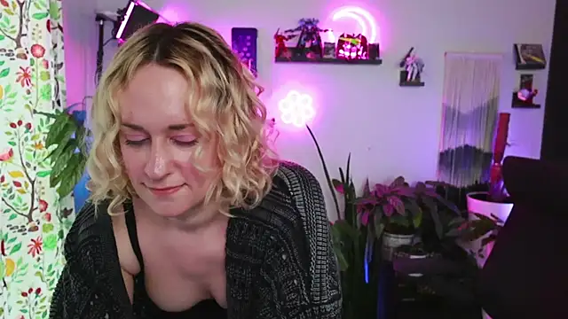 xzoeyryanx online show from April 14, 2026, 6:24 pm