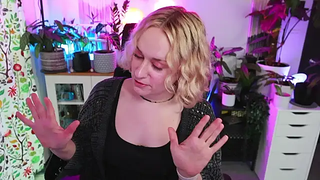 Snapshot of xzoeyryanx chatting on February 7, 2026, 5:43 pm xzoeyryanx online show from February 7, 2026, 5:43 pm