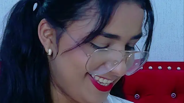 LeahSole online show from November 26, 2025, 3:39 am