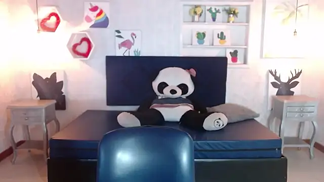 danna garza online show from February 10, 2026, 2:32 am