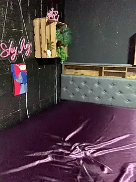 Snapshot of Shy-Ivy chatting on February 25, 2026, 10:09 pm Shy-Ivy online show from February 25, 2026, 10:09 pm