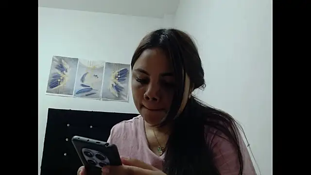 Paola lovee online show from November 23, 2025, 6:40 pm