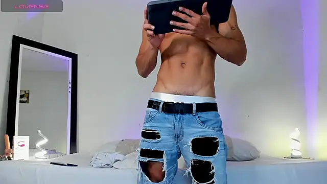 blorelopez online show from June 17, 2026, 8:41 pm