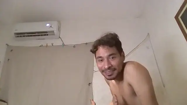 Snapshot of miguelgomher chatting on January 14, 2026, 7:12 am miguelgomher online show from January 14, 2026, 7:12 am