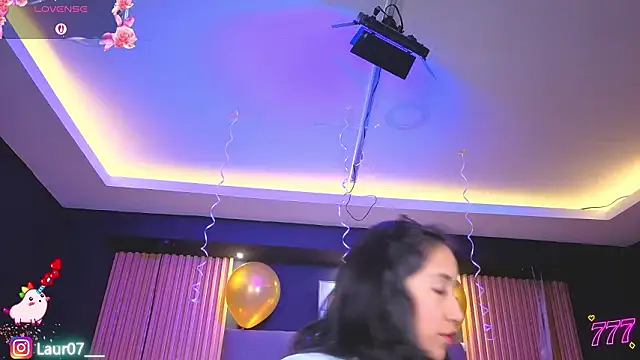 Lauroberts7 online show from March 10, 2026, 3:43 am