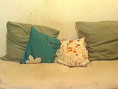 BrunetteNaomi8 online show from April 2, 2026, 10:38 pm