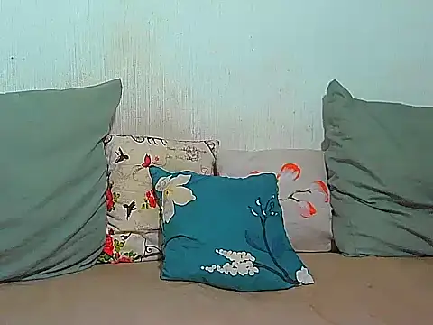 BrunetteNaomi8 online show from April 8, 2026, 8:10 pm