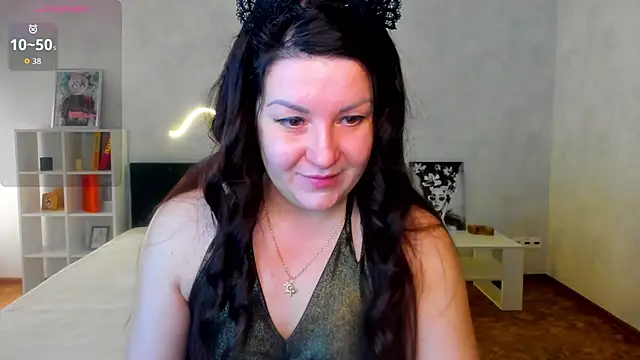 still  her online show from December 17, 2025, 1:21 am