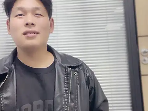 DiaodangYY online show from November 18, 2025, 11:46 am