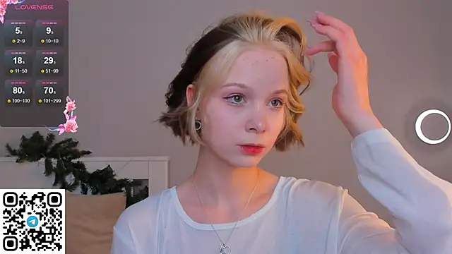 Snapshot of UmbraVelour chatting on January 12, 2026, 2:24 pm UmbraVelour online show from January 12, 2026, 2:24 pm