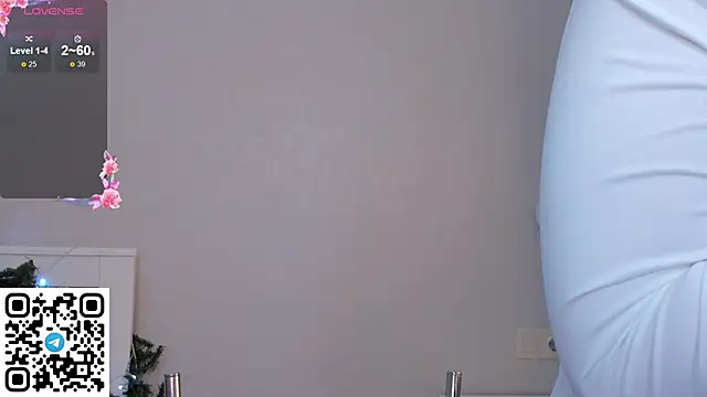 Snapshot of UmbraVelour chatting on January 14, 2026, 5:49 pm UmbraVelour online show from January 14, 2026, 5:49 pm