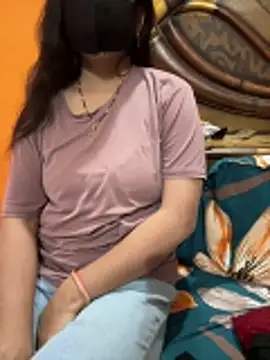 cutestpearl online show from February 3, 2026, 6:57 pm