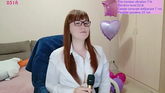 Snapshot of Foxy-lady chatting on June 7, 2026, 7:46 am Foxy-lady online show from June 7, 2026, 7:46 am