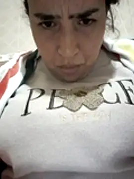 Snapshot of Hot_sexyopra chatting on November 28, 2025, 10:21 pm Hot sexyopra online show from November 28, 2025, 10:21 pm