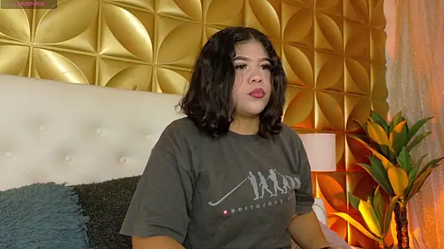 Amanda Mooree online show from April 10, 2026, 4:08 am