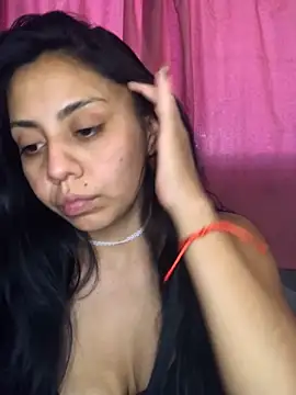 Snapshot of velvetcurvy chatting on December 15, 2025, 6:36 pm velvetcurvy online show from December 15, 2025, 6:36 pm