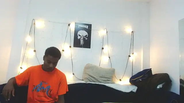 NoahJhonson69 online show from December 18, 2025, 7:18 pm