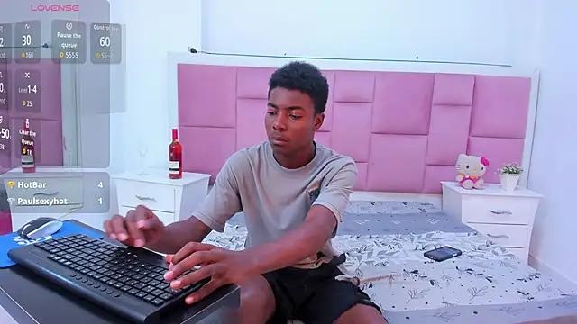 NoahJhonson69 online show from November 26, 2025, 7:03 pm