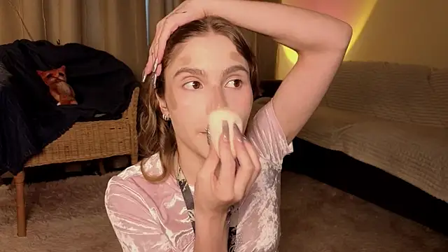 RozanneJordan online show from April 17, 2026, 5:16 pm