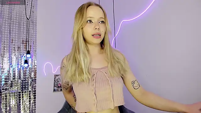 lucy loy online show from November 20, 2025, 1:56 pm