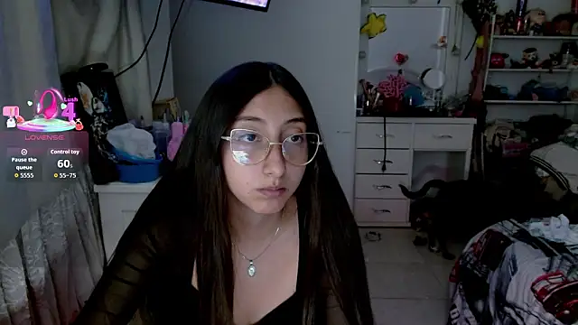 Nanylux online show from January 7, 2026, 2:49 am