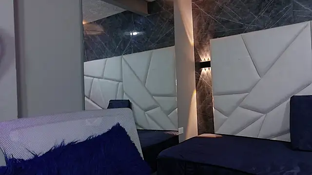 Snapshot of pettymoon1 chatting on December 23, 2025, 11:09 am pettymoon1 online show from December 23, 2025, 11:09 am