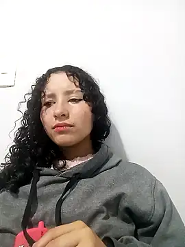 Snapshot of pettymoon1 chatting on January 13, 2026, 8:57 pm pettymoon1 online show from January 13, 2026, 8:57 pm