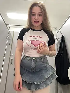 Snapshot of RussianWoman chatting on January 16, 2026, 3:43 am RussianWoman online show from January 16, 2026, 3:43 am