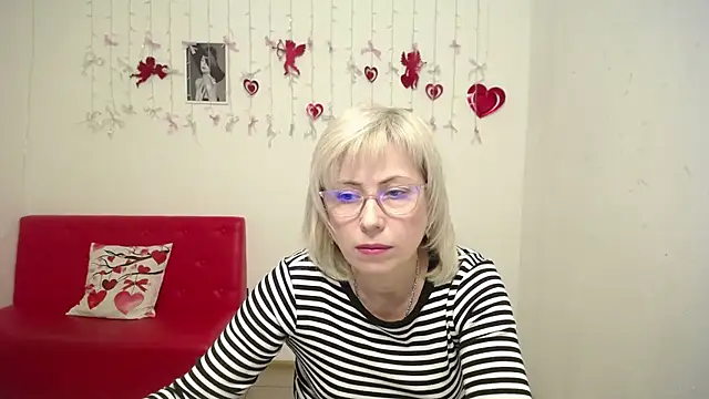 Snapshot of LaurenWishy chatting on February 13, 2026, 5:35 pm LaurenWishy online show from February 13, 2026, 5:35 pm