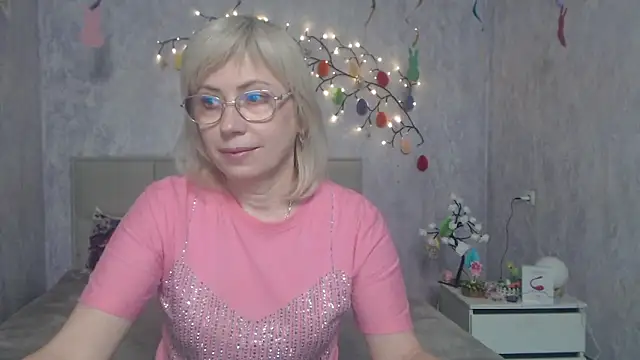 LaurenWishy online show from April 6, 2026, 5:19 am