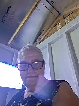 Snapshot of bella5757 chatting on November 22, 2025, 11:25 pm bella5757 online show from November 22, 2025, 11:25 pm