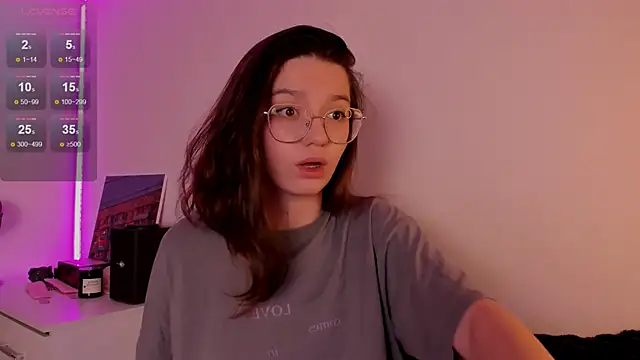 miabellee online show from November 30, 2025, 4:52 pm