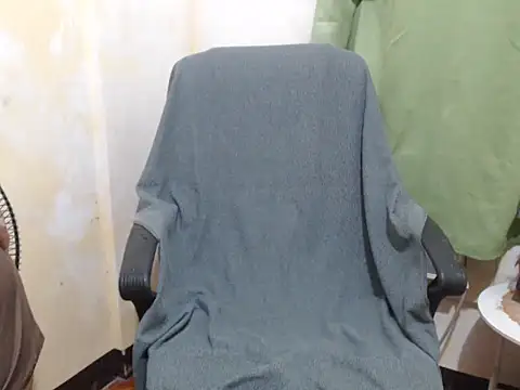 Snapshot of HotAsian_Yazzi69 chatting on December 21, 2025, 3:57 pm HotAsian Yazzi69 online show from December 21, 2025, 3:57 pm