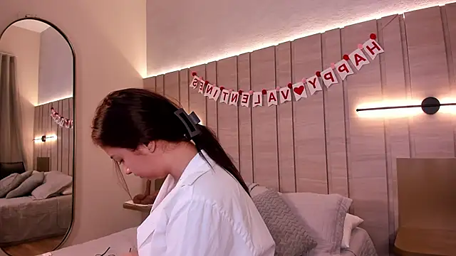 Zoe Mendez online show from February 14, 2026, 12:05 pm