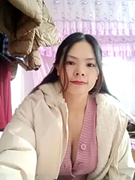 quynhquynh  online show from January 9, 2026, 1:12 am