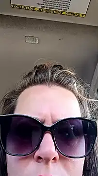 Snapshot of whitecream88 chatting on December 15, 2025, 6:03 pm whitecream88 online show from December 15, 2025, 6:03 pm