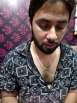 Cute Lucky online show from April 28, 2026, 2:32 pm