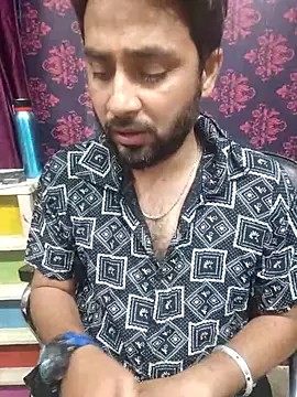 Cute Lucky online show from April 15, 2026, 6:01 pm