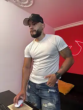 Snapshot of Mike_savage3 chatting on February 1, 2026, 12:14 pm Mike savage3 online show from February 1, 2026, 12:14 pm