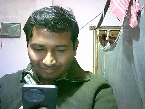 handsome12345  online show from December 22, 2025, 2:44 am