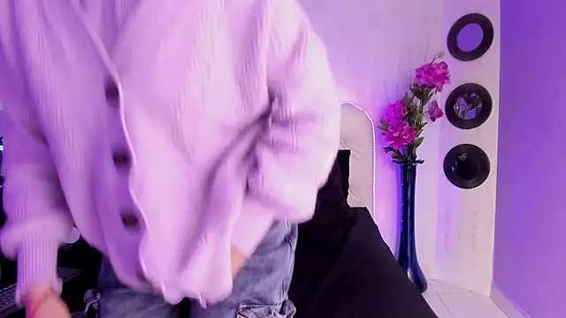 Snapshot of CoralAndOcean_ chatting on November 29, 2025, 12:27 pm CoralAndOcean online show from November 29, 2025, 12:27 pm